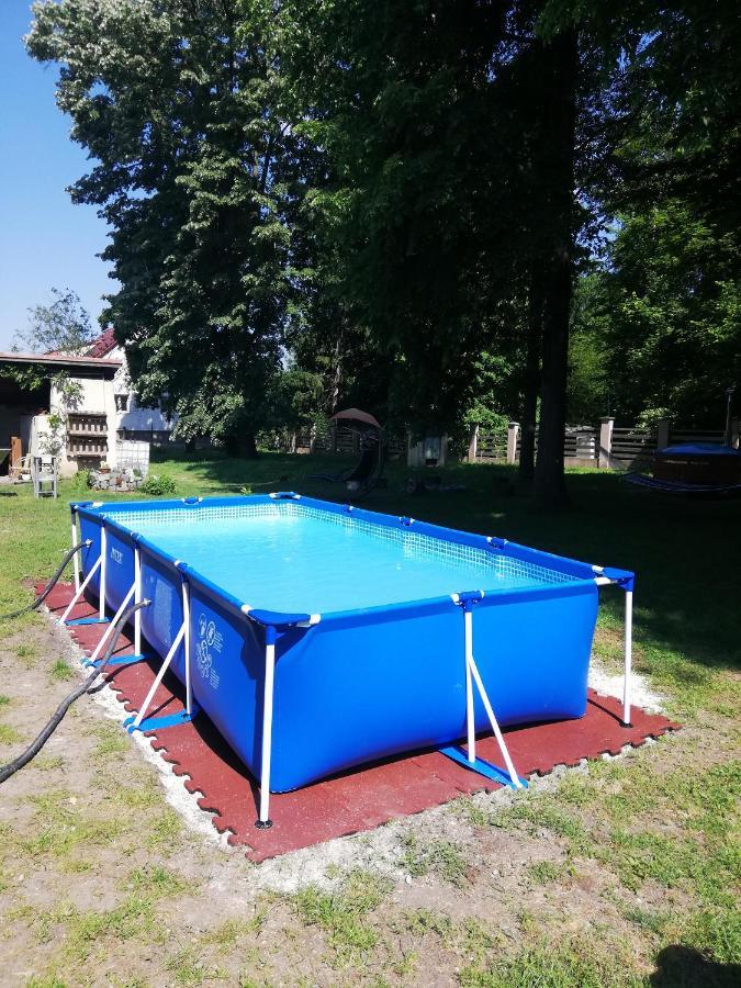 Ubytovanie Queen Novaky Bagian luar foto
